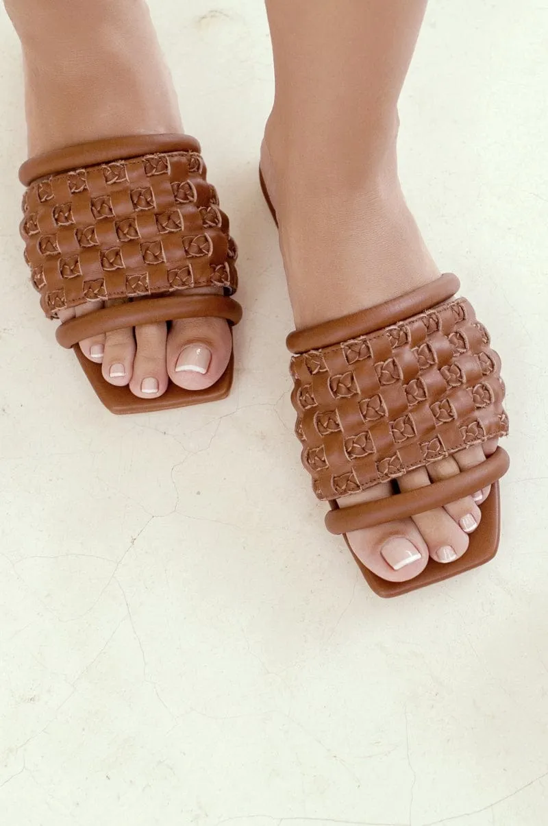 Majorca Leather Slides in Vintage Camel