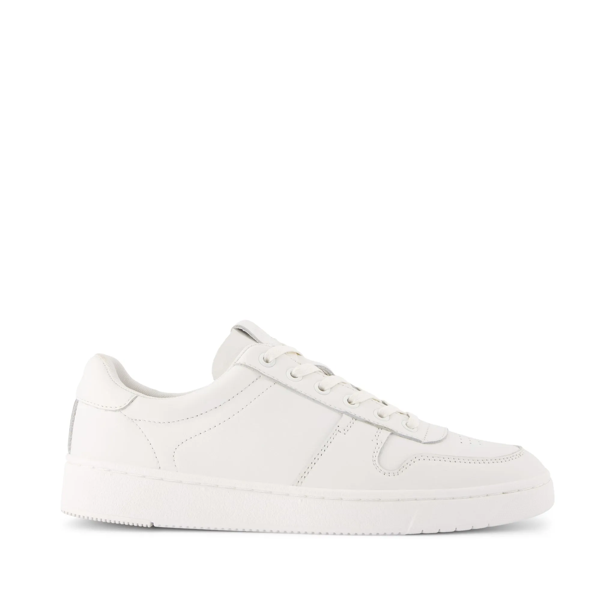 TRVL LITE Court Sneaker