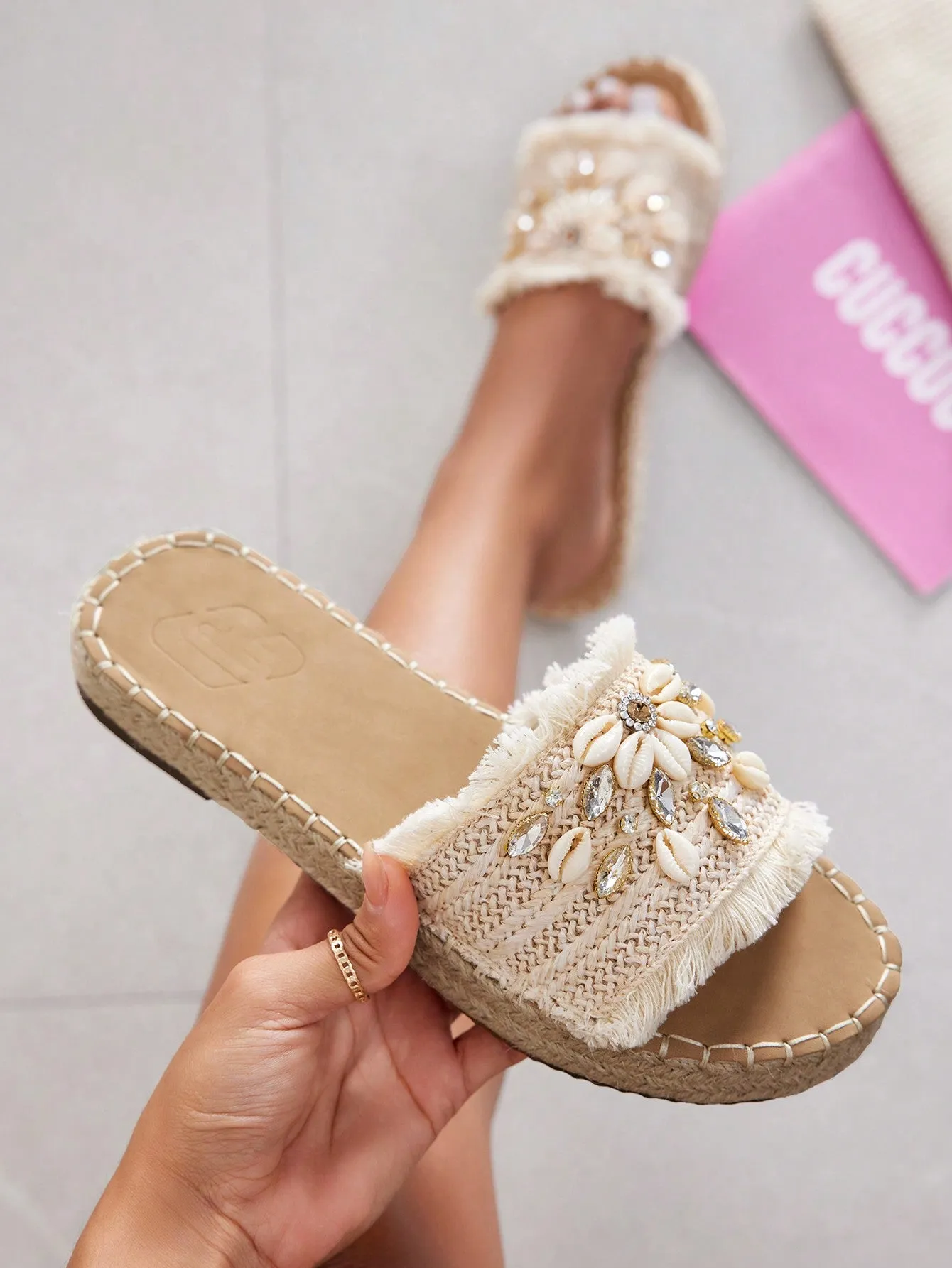 Woman Shoes Woven Beach Shell & Bead Sewing Flat Sandals For Spring And Summer